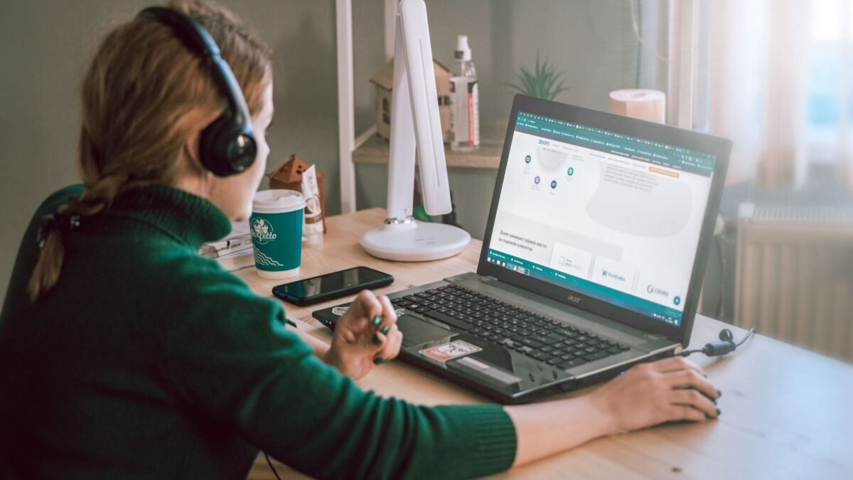 Headset para home office: 4 opções sem fio para focar