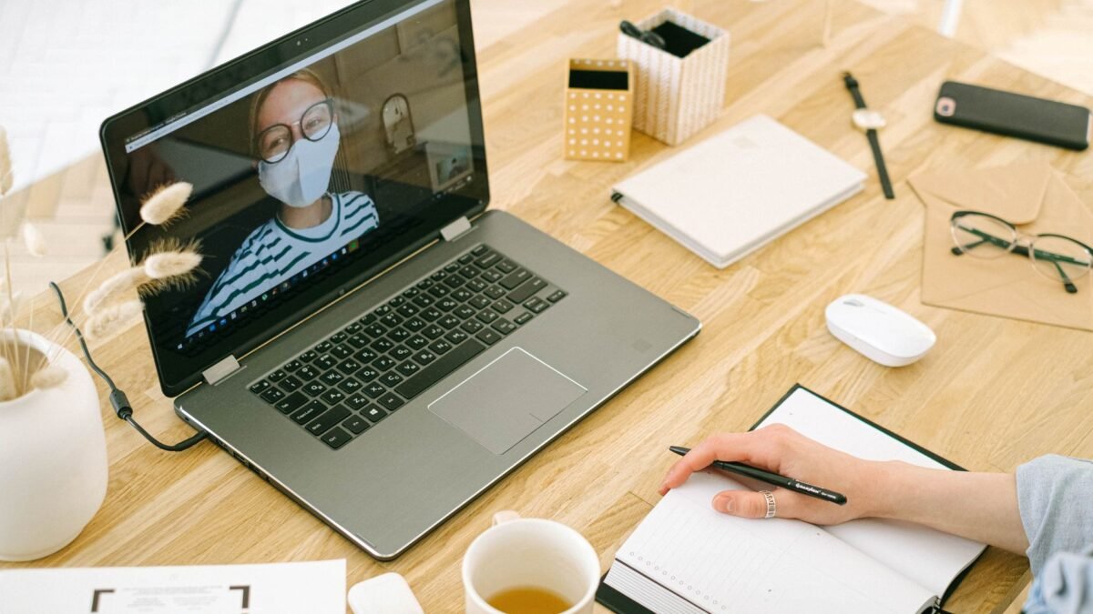 Webcam para home office: 4 opções que elevam sua presença online